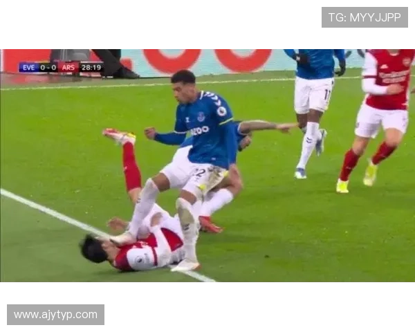 富安健洋时隔两年再首发 阿贾克斯主场大胜